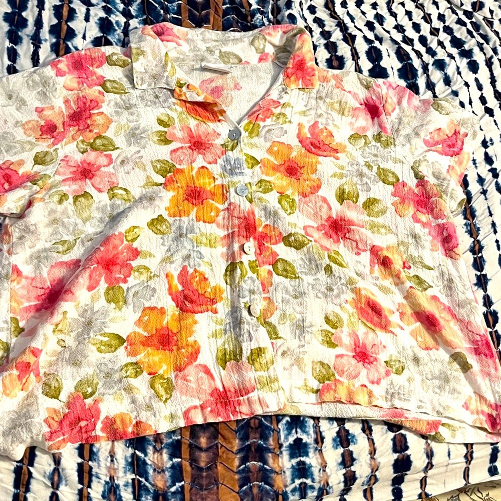 Hot Cotton Floral Button-Down Shirt in Pink and Green XL